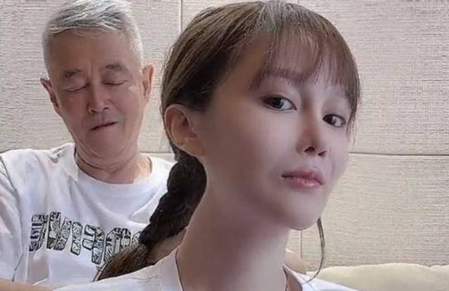 赵本山女儿自曝已分手，哭诉没早日听父母的话，一年花千万养男友