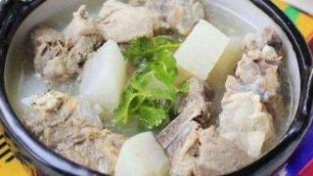 炖羊肉，牢记这“4加2不加”，羊肉无膻味，汤浓味鲜美，不上火