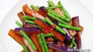 茄子和豆角不关怎么炒，再用它来炒，香辣下饭，家里人抢着吃