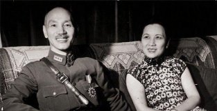 75年蒋介石去世，宋美龄看到其遗嘱，气得破口大骂，同年远赴美国