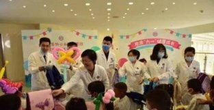 “六一”儿童节 在云南治疗的西藏先心病患儿这样过
