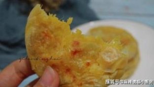 饺子皮包上红薯，简单几步就可以做好，出锅馋到流口水