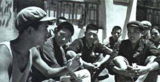 1947年刑场上，一革命者挣扎着喊道：“家里有狗，快回家”