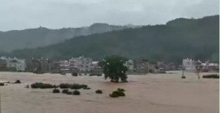 广东河源仍有持续强降雨，多地已停课