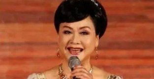 她是歌唱家李谷一的婆婆，前夫是开国大将，妹夫官至副国级，享年92岁