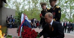 乌克兰“去苏化”不断推进，刨开苏联英雄墓地，该国要完蛋了