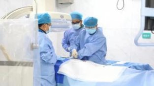 66岁患者重获“心”生！金乡县人民医院完成鲁西南县级医院首例CRT-D植入术