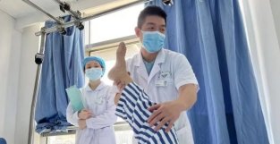 手术机器人经准辅助膝关节置换术，惠州市一院骨外科团队实现新突破