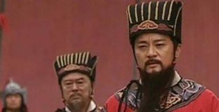 为延续改革主张，张居正决定，亲自担负起培养小万历皇帝的重任