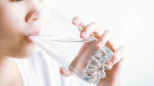 每天喝八杯水真的科学吗？